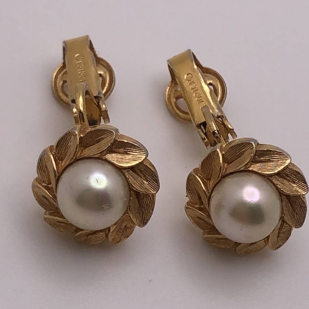 VTG Majorica Pearl Gold Elegant Timeless Clip ons Earrings